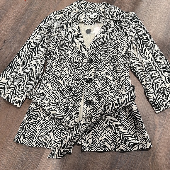 Zebra Jacket - NWT - Size XL - Picture 3 of 4
